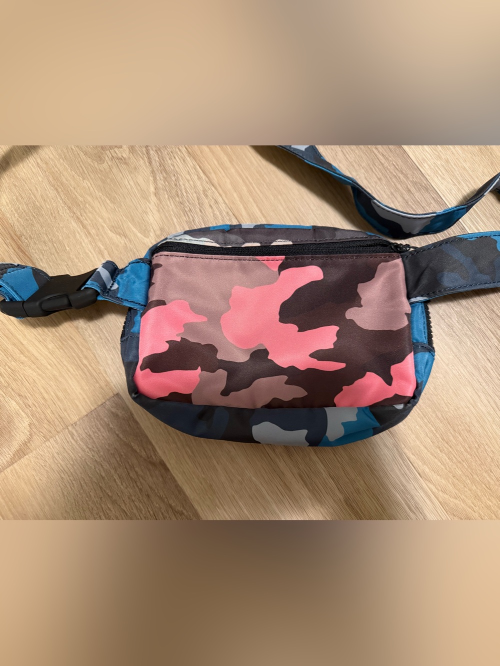 Lululemon Everywhere Belt Bag 1L - Picture 3 of 8
